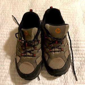 Merrell Size 3 (little kid) hiking shoes.